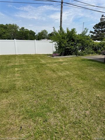 13585 Rockdale Street, Detroit, MI 48223
