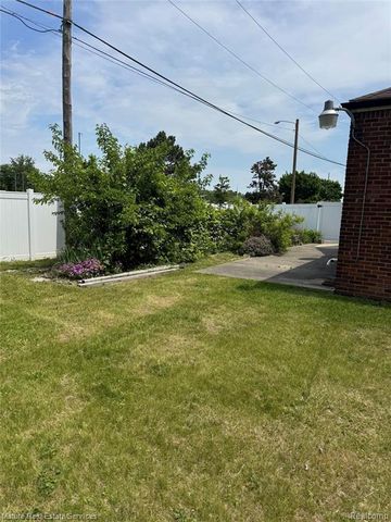 13585 Rockdale Street, Detroit, MI 48223