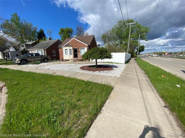 13585 Rockdale Street, Detroit, MI 48223