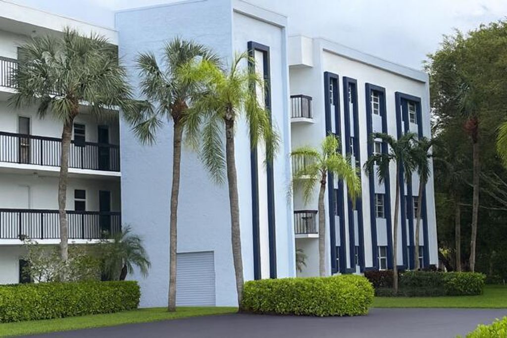 6200 NW 2nd Avenue 415, Boca Raton, FL 33487