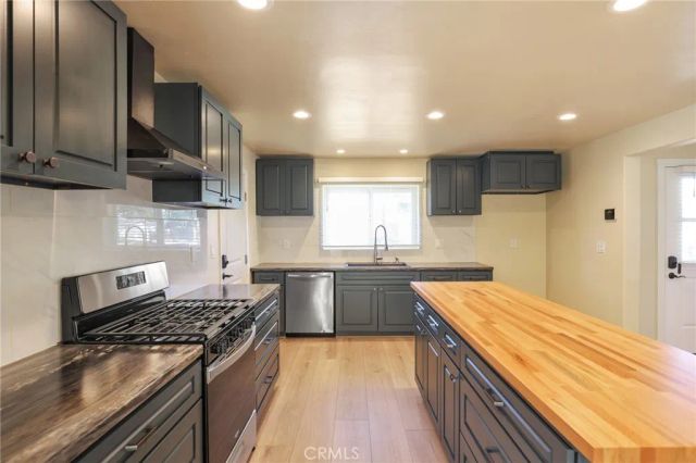 2528 Bowdoin Place, Costa Mesa, CA 92626