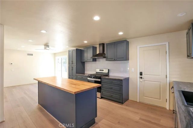 2528 Bowdoin Place, Costa Mesa, CA 92626