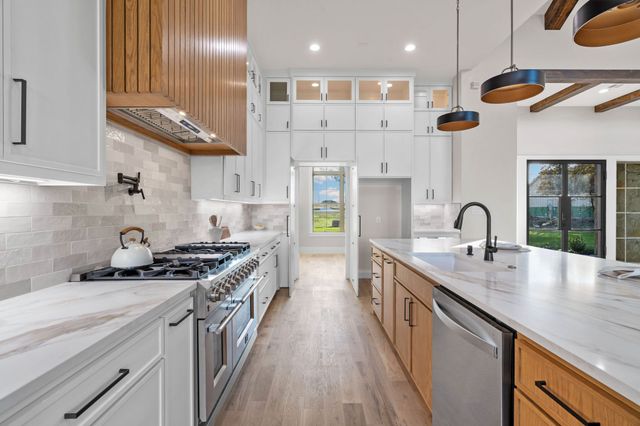 559 Aermotor Loop, Weatherford, TX 76085