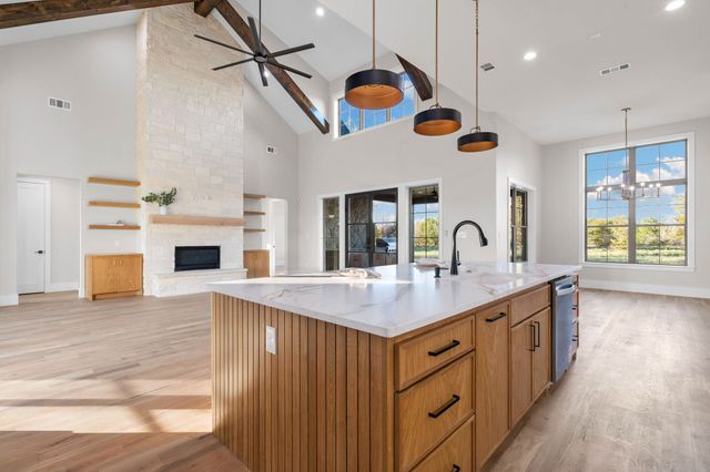 559 Aermotor Loop, Weatherford, TX 76085