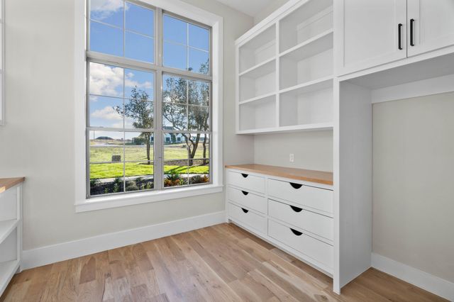 559 Aermotor Loop, Weatherford, TX 76085