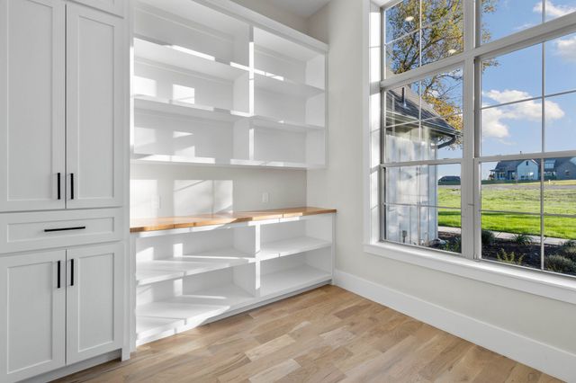 559 Aermotor Loop, Weatherford, TX 76085