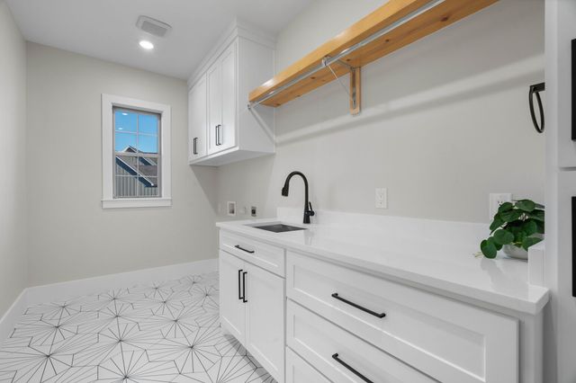 559 Aermotor Loop, Weatherford, TX 76085