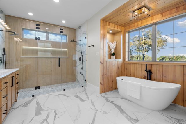 559 Aermotor Loop, Weatherford, TX 76085