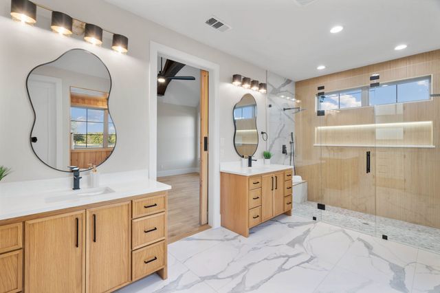 559 Aermotor Loop, Weatherford, TX 76085