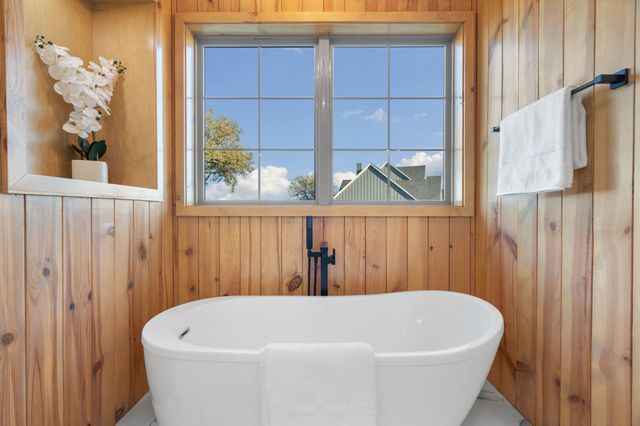 559 Aermotor Loop, Weatherford, TX 76085