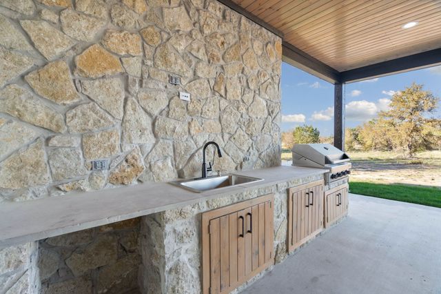 559 Aermotor Loop, Weatherford, TX 76085