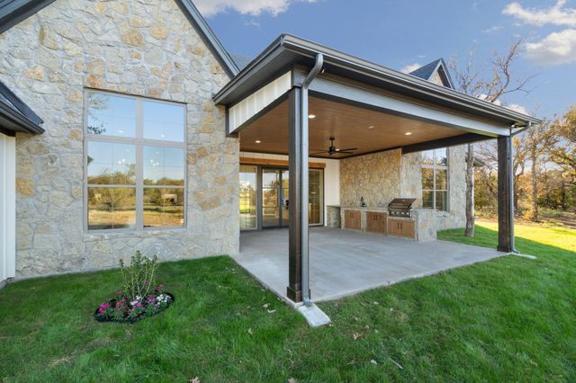 559 Aermotor Loop, Weatherford, TX 76085