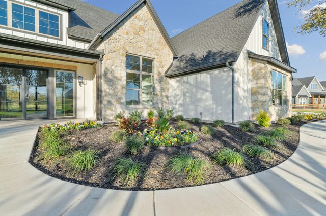 559 Aermotor Loop, Weatherford, TX 76085