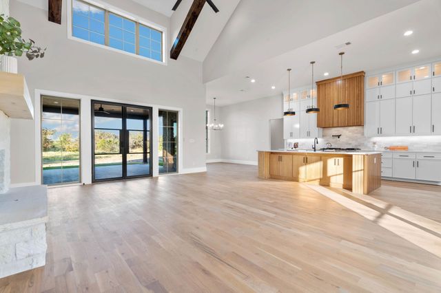 559 Aermotor Loop, Weatherford, TX 76085