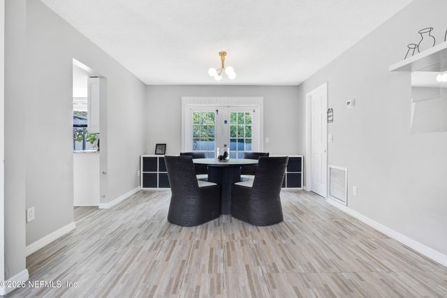 7018 HOLIDAY HILL Court, Jacksonville, FL 32216