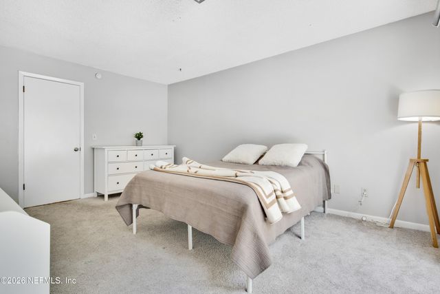 7018 HOLIDAY HILL Court, Jacksonville, FL 32216