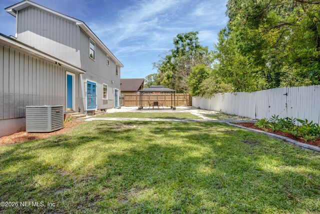 7018 HOLIDAY HILL Court, Jacksonville, FL 32216
