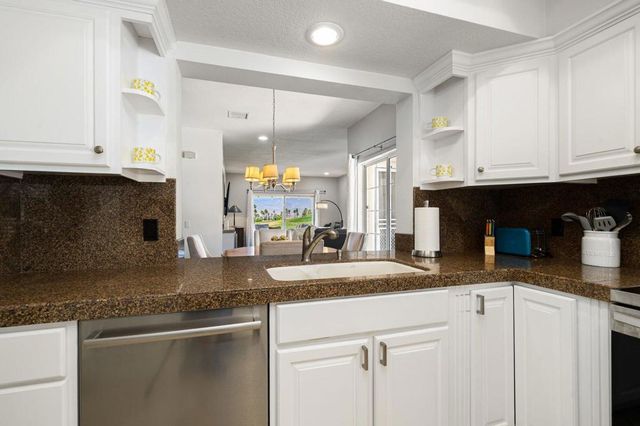 673 Vista Lago Circle N, Palm Desert, CA 92211