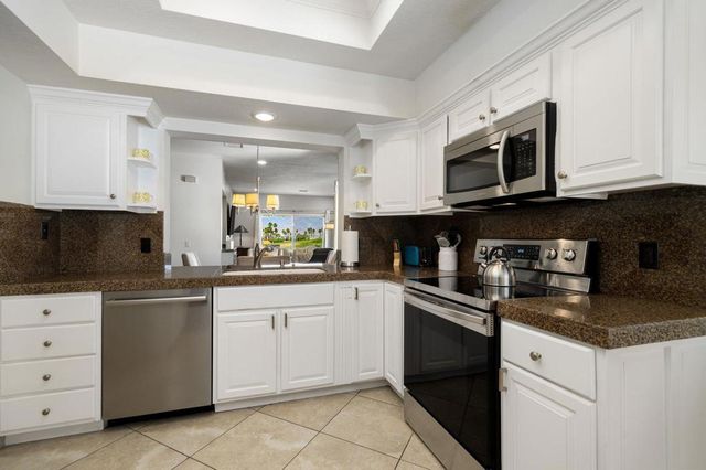 673 Vista Lago Circle N, Palm Desert, CA 92211
