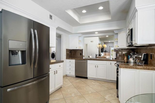 673 Vista Lago Circle N, Palm Desert, CA 92211