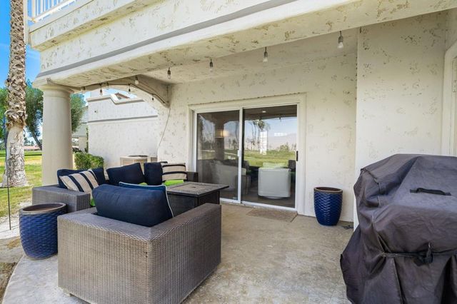 673 Vista Lago Circle N, Palm Desert, CA 92211