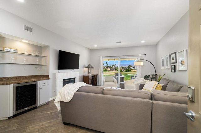 673 Vista Lago Circle N, Palm Desert, CA 92211