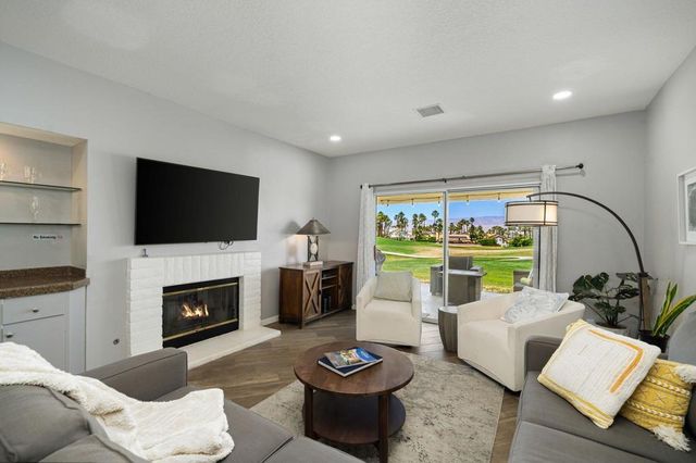 673 Vista Lago Circle N, Palm Desert, CA 92211