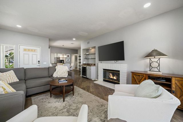 673 Vista Lago Circle N, Palm Desert, CA 92211