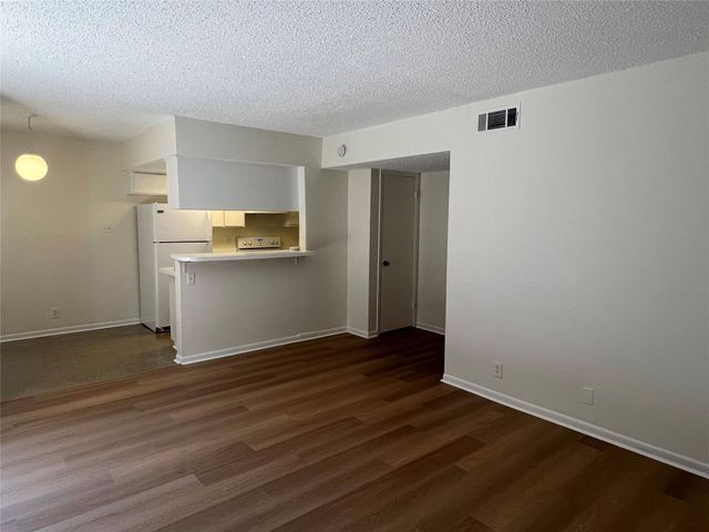 1410 W North Loop BLVD 102, Austin, TX 78756