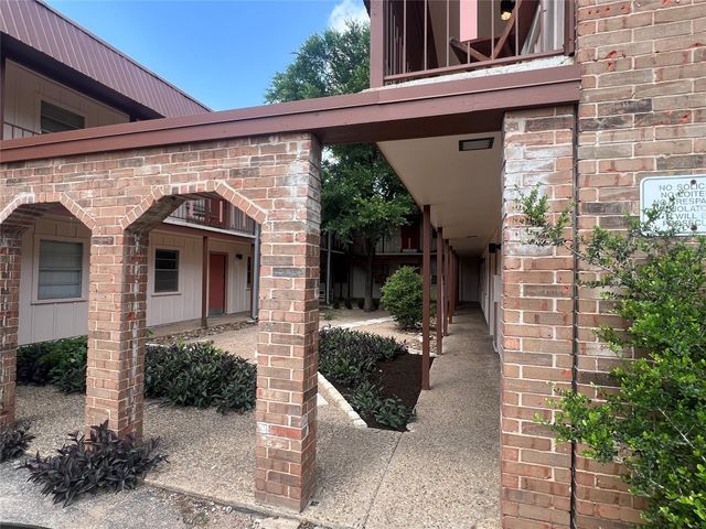 1410 W North Loop BLVD 102, Austin, TX 78756