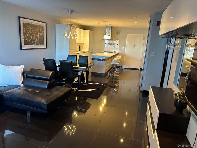 360 Shore Road 2G, Long Beach, NY 11561