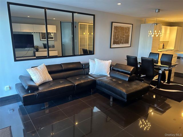 360 Shore Road 2G, Long Beach, NY 11561