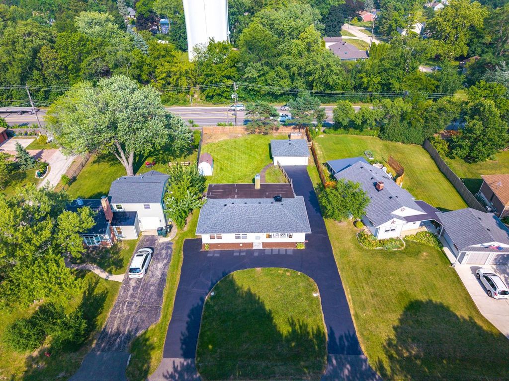727 SKYLINE Drive, Barrington, IL 60010 — photo 3