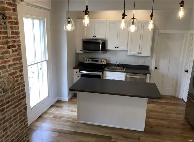 726 W 6th St Apt 1, Bloomington, IN 47404