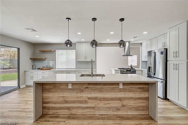 2720 Kennington Circle, Las Vegas, NV 89117