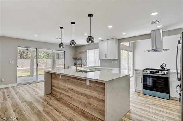 2720 Kennington Circle, Las Vegas, NV 89117