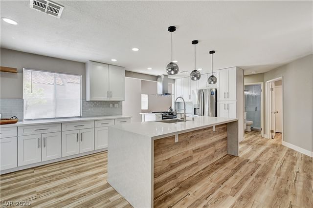 2720 Kennington Circle, Las Vegas, NV 89117