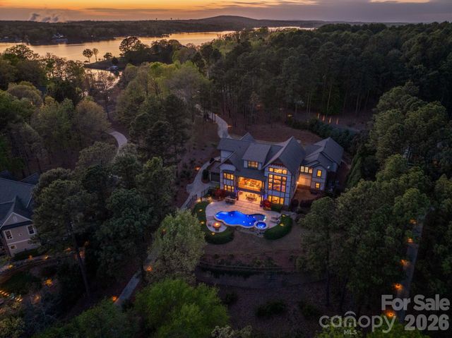 18321 Rosapenny Road, Charlotte, NC 28278
