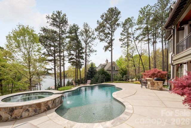 18321 Rosapenny Road, Charlotte, NC 28278