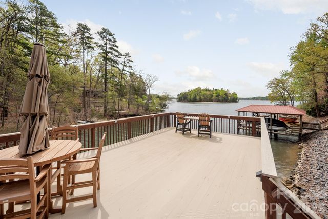 18321 Rosapenny Road, Charlotte, NC 28278