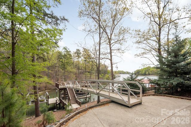 18321 Rosapenny Road, Charlotte, NC 28278