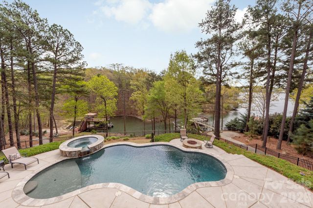 18321 Rosapenny Road, Charlotte, NC 28278