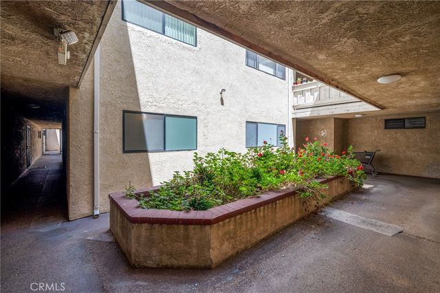 1723 Cedar 103, Long Beach, CA 90813