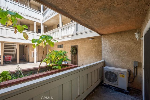 1723 Cedar 103, Long Beach, CA 90813