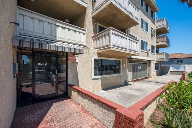1723 Cedar 103, Long Beach, CA 90813