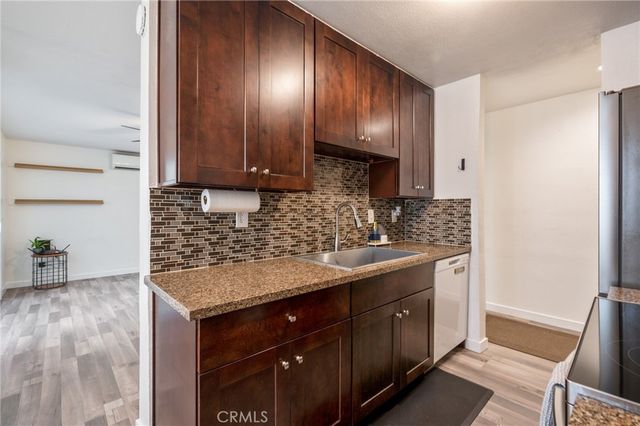 1723 Cedar 103, Long Beach, CA 90813