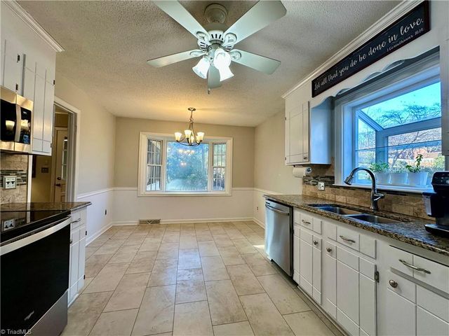 510 Merrybrook Court, Clemmons, NC 27012