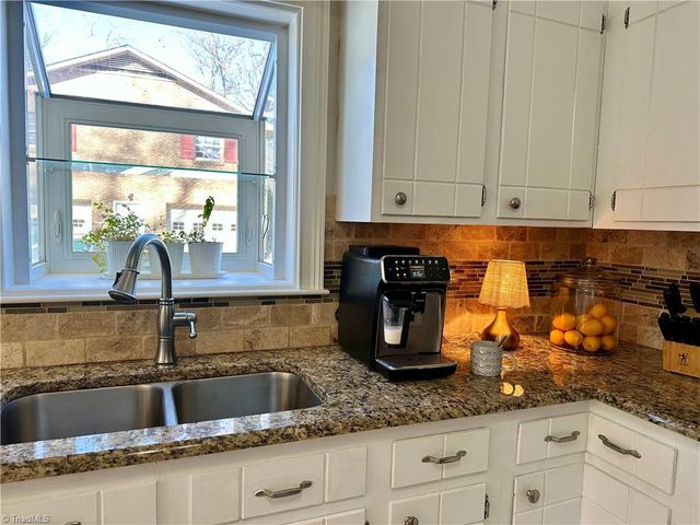 510 Merrybrook Court, Clemmons, NC 27012