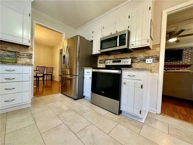 510 Merrybrook Court, Clemmons, NC 27012