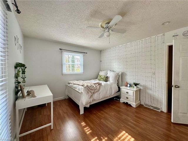 510 Merrybrook Court, Clemmons, NC 27012